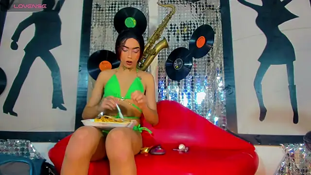 nickyminach  online show from 01-16-25, 10:34