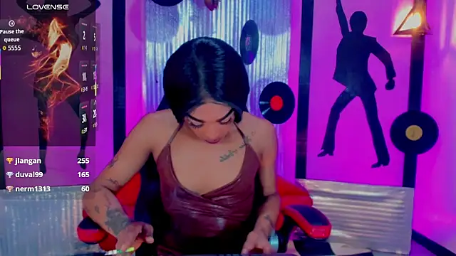 nickyminach  online show from 09-24-25, 07:17