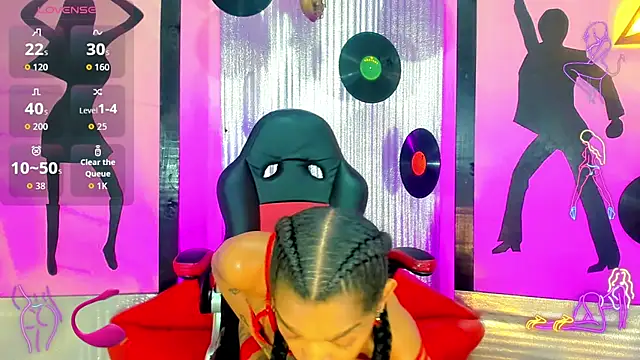 nickyminach  online show from 10-18-25, 07:25