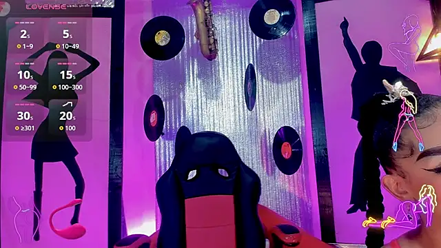 nickyminach  online show from 10-30-25, 07:14