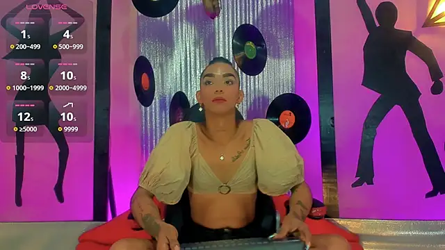 nickyminach  online show from 11-13-25, 07:13