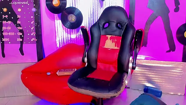 nickyminach  online show from 05-16-26, 07:56
