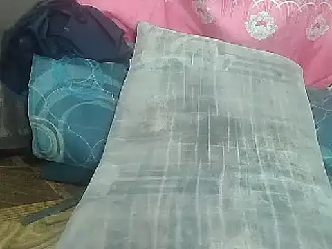 Snapshot of LUCKY_sweety01 chatting on 12-13-24, 12:50 LUCKY sweety01 online show from 12-13-24, 12:50