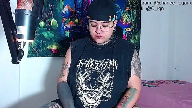 Snapshot of Techno_420_ chatting on 05-15-26, 01:12 Techno 420 online show from 05-15-26, 01:12