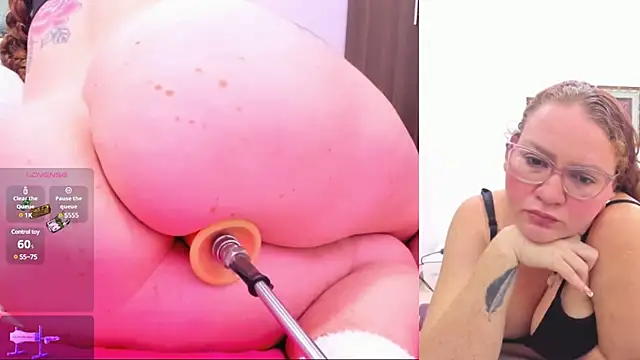 Paulina Davis  online show from 01-22-25, 06:31