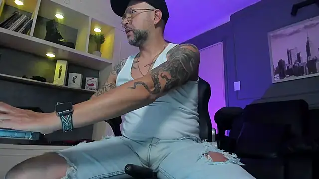 MrFrank tattoo online show from 11-20-25, 10:31