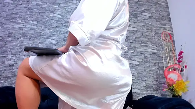 LizzRouse online show from 02-09-25, 08:33