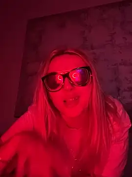 Strongqueen online show from 01-16-25, 01:27