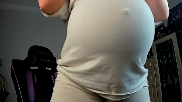 stella vestal online show from 12-11-24, 04:07