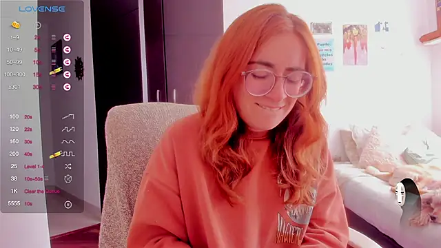 Snapshot of linda_giggle chatting on 12-13-24, 04:49 linda giggle online show from 12-13-24, 04:49