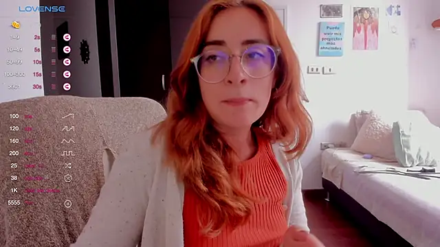 Snapshot of linda_giggle chatting on 12-19-24, 06:12 linda giggle online show from 12-19-24, 06:12