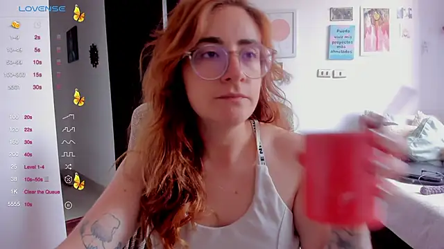 Snapshot of linda_giggle chatting on 01-10-25, 01:52 linda giggle online show from 01-10-25, 01:52