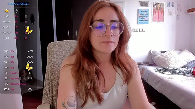 Snapshot of linda_giggle chatting on 01-31-25, 09:48 linda giggle online show from 01-31-25, 09:48