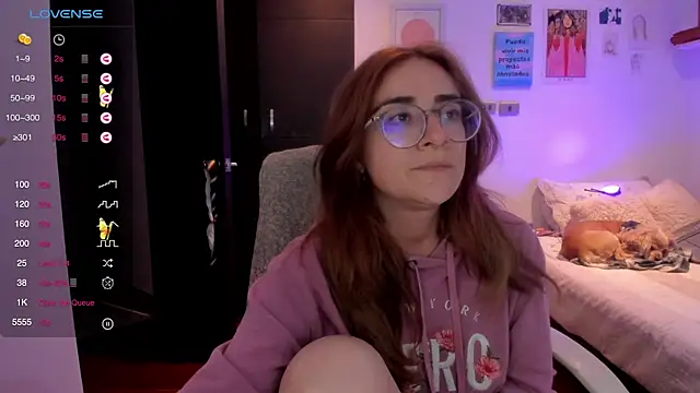 Snapshot of linda_giggle chatting on 02-01-25, 12:51 linda giggle online show from 02-01-25, 12:51