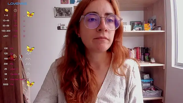 Snapshot of linda_giggle chatting on 02-11-25, 02:13 linda giggle online show from 02-11-25, 02:13