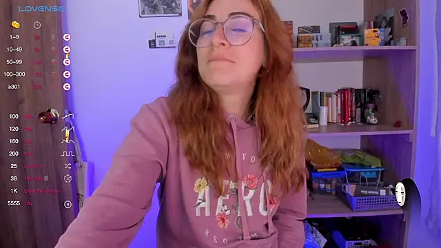 Snapshot of linda_giggle chatting on 02-19-25, 12:46 linda giggle online show from 02-19-25, 12:46