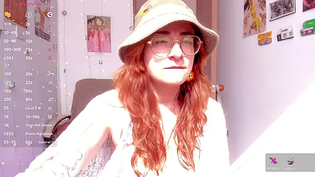 Snapshot of linda_giggle chatting on 09-23-25, 01:47 linda giggle online show from 09-23-25, 01:47