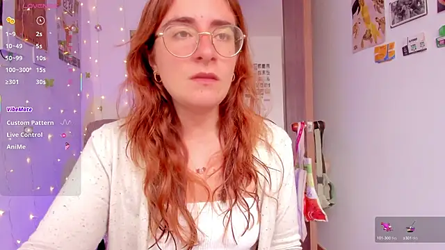 Snapshot of linda_giggle chatting on 09-30-25, 02:33 linda giggle online show from 09-30-25, 02:33