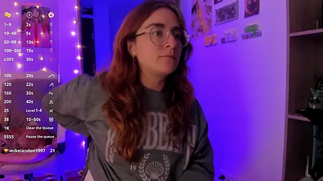 Snapshot of linda_giggle chatting on 10-01-25, 02:39 linda giggle online show from 10-01-25, 02:39