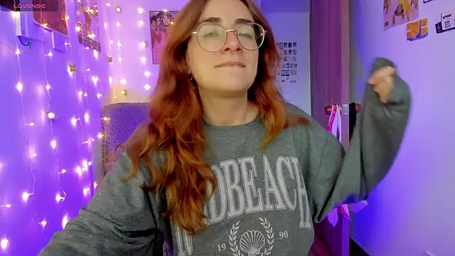 Snapshot of linda_giggle chatting on 10-05-25, 10:40 linda giggle online show from 10-05-25, 10:40