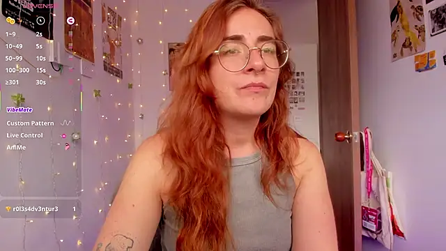 Snapshot of linda_giggle chatting on 10-07-25, 03:20 linda giggle online show from 10-07-25, 03:20