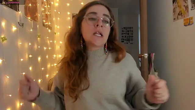 Snapshot of linda_giggle chatting on 10-11-25, 12:21 linda giggle online show from 10-11-25, 12:21