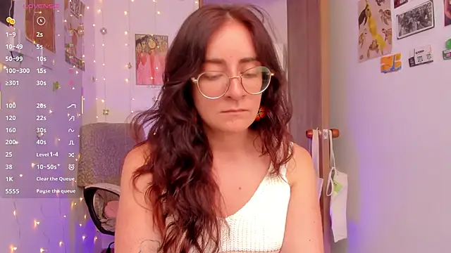 Snapshot of linda_giggle chatting on 11-19-25, 04:51 linda giggle online show from 11-19-25, 04:51