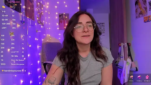 Snapshot of linda_giggle chatting on 11-21-25, 09:35 linda giggle online show from 11-21-25, 09:35