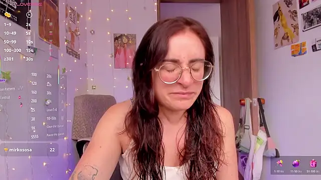 Snapshot of linda_giggle chatting on 11-22-25, 05:01 linda giggle online show from 11-22-25, 05:01