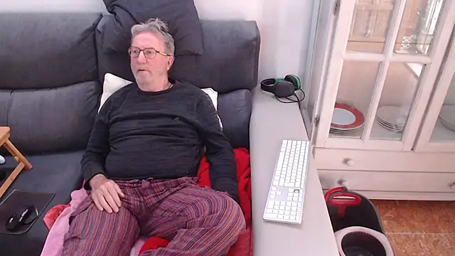 Nudelschwanz online show from 02-24-25, 05:31