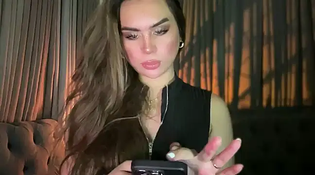 Snapshot of Mistress_supreme chatting on 01-30-25, 01:44 Mistress supreme online show from 01-30-25, 01:44