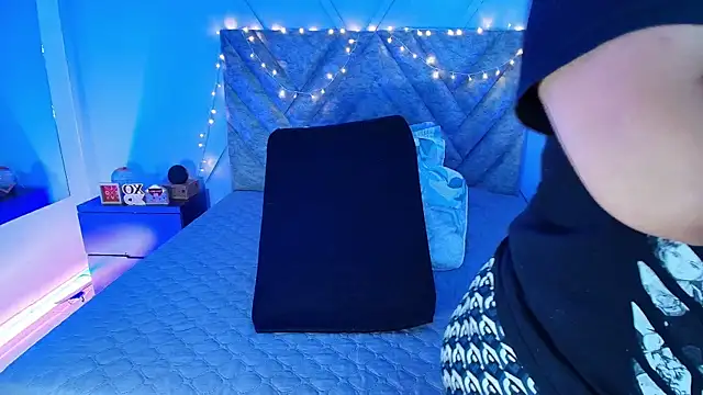 Snapshot of emmajohnss chatting on 03-04-25, 03:44 emmajohnss online show from 03-04-25, 03:44