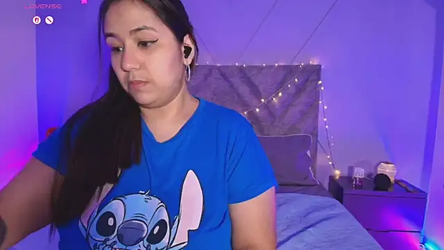 Snapshot of emmajohnss chatting on 03-23-25, 08:04 emmajohnss online show from 03-23-25, 08:04