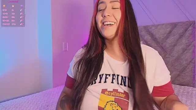 Snapshot of emmajohnss chatting on 09-21-25, 03:52 emmajohnss online show from 09-21-25, 03:52