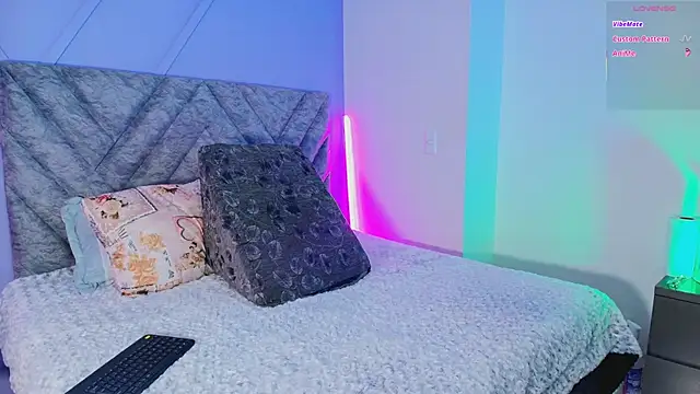 Snapshot of emmajohnss chatting on 10-09-25, 03:48 emmajohnss online show from 10-09-25, 03:48