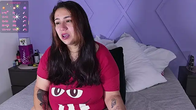 Snapshot of emmajohnss chatting on 12-03-25, 04:42 emmajohnss online show from 12-03-25, 04:42