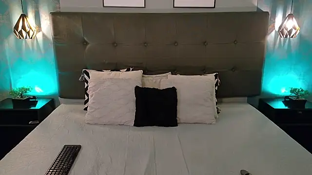 Snapshot of Madisonsmiith chatting on 11-06-25, 08:32 Madisonsmiith online show from 11-06-25, 08:32