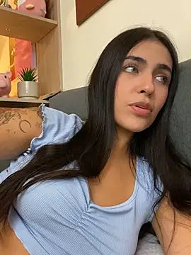 DaphneUwu online show from 10-19-25, 01:39