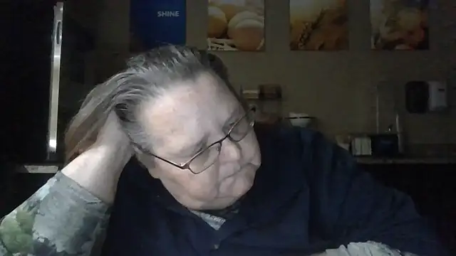 Snapshot of Hornybbw1978 chatting on 11-26-25, 08:15 Hornybbw1978 online show from 11-26-25, 08:15