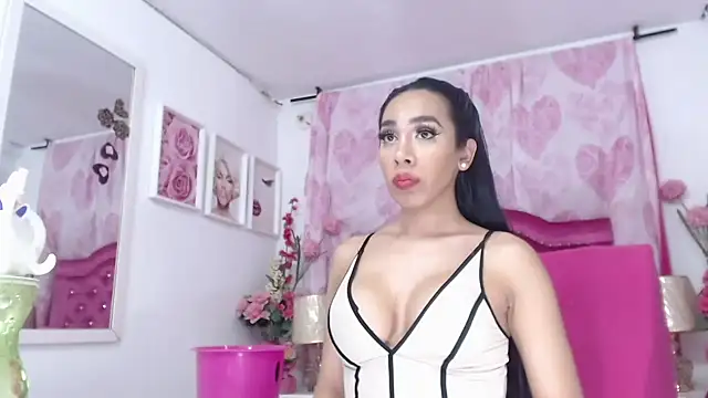 Snapshot of Divaxhermosa chatting on 01-23-25, 06:06 Divaxhermosa online show from 01-23-25, 06:06