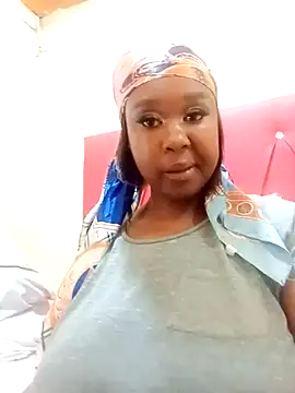 Snapshot of HotAFRICANBEAUTY chatting on 02-15-25, 11:14 HotAFRICANBEAUTY online show from 02-15-25, 11:14