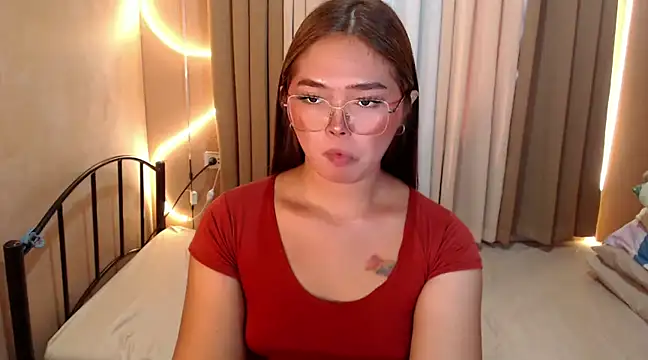 Snapshot of Itsme_claire chatting on 12-04-24, 03:04 Itsme claire online show from 12-04-24, 03:04