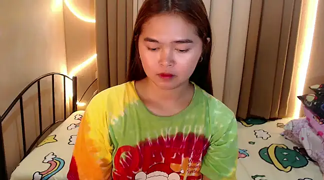 Snapshot of Itsme_claire chatting on 12-25-24, 10:28 Itsme claire online show from 12-25-24, 10:28