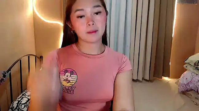 Snapshot of Itsme_claire chatting on 01-27-25, 10:27 Itsme claire online show from 01-27-25, 10:27