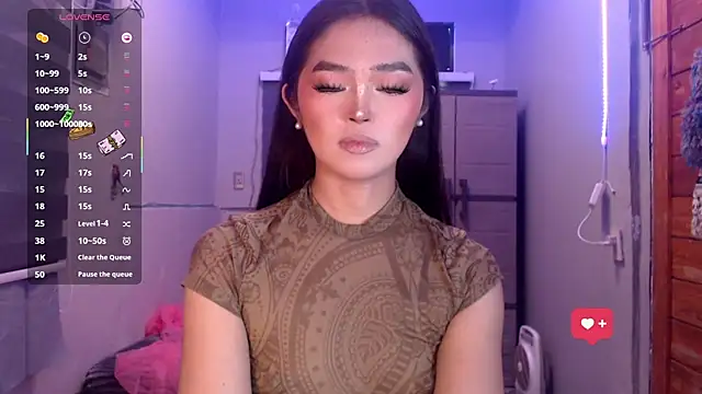 Snapshot of Itsme_claire chatting on 10-19-25, 01:17 Itsme claire online show from 10-19-25, 01:17