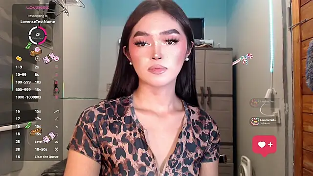 Snapshot of Itsme_claire chatting on 10-22-25, 05:08 Itsme claire online show from 10-22-25, 05:08