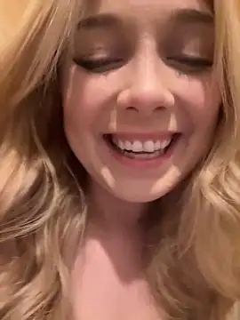 CherryAuroraa online show from 12-21-24, 04:03