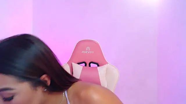 GiltRosebush online show from 03-12-25, 04:02