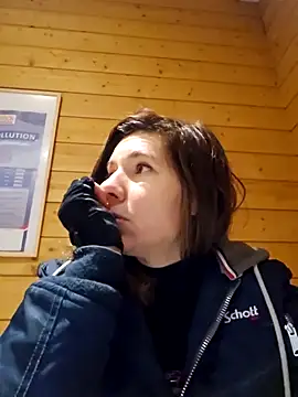 Lina lou4 online show from 01-21-25, 07:37