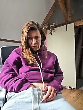 Lina lou4 online show from 12-15-25, 12:53